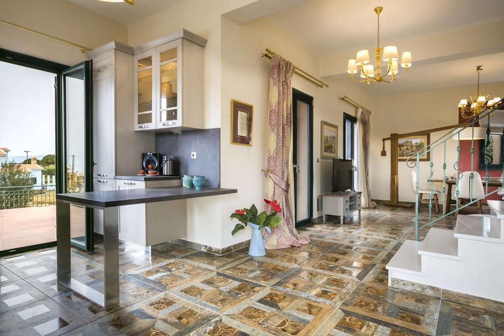 Pleiades Luxury Villa Свороната Екстериор снимка