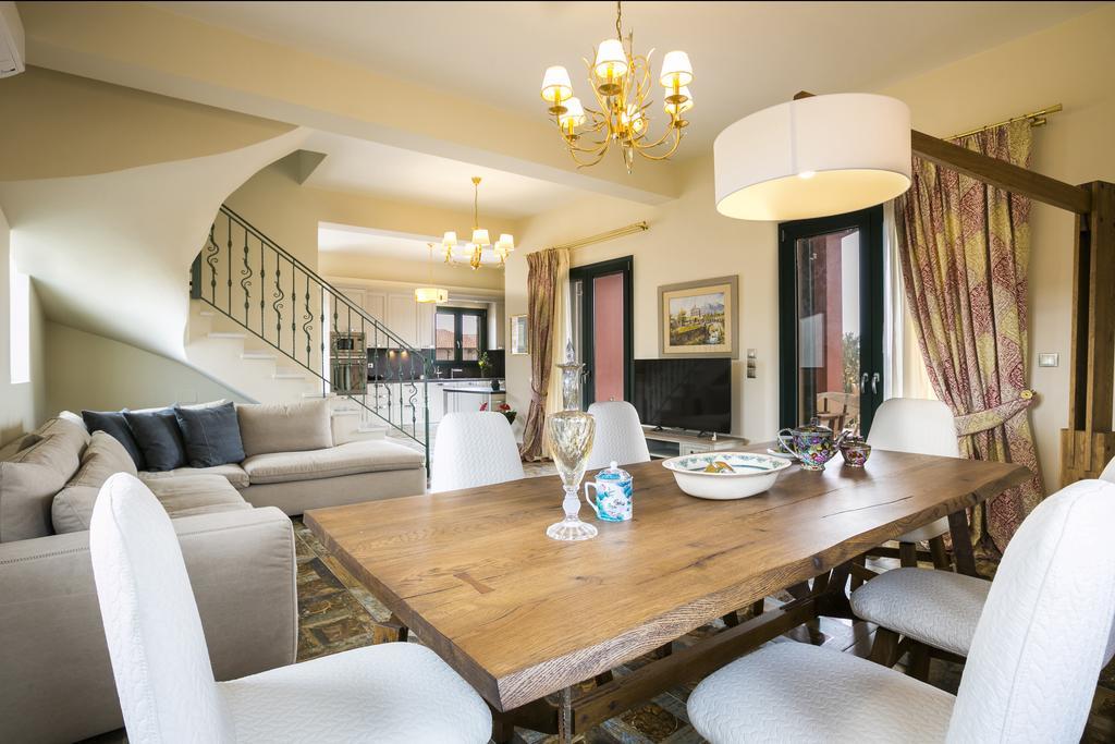 Pleiades Luxury Villa Свороната Екстериор снимка