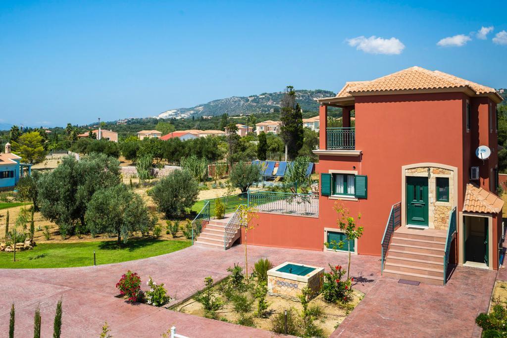 Pleiades Luxury Villa Свороната Екстериор снимка
