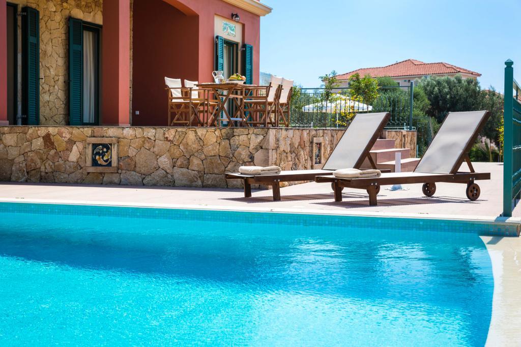 Pleiades Luxury Villa Свороната Екстериор снимка
