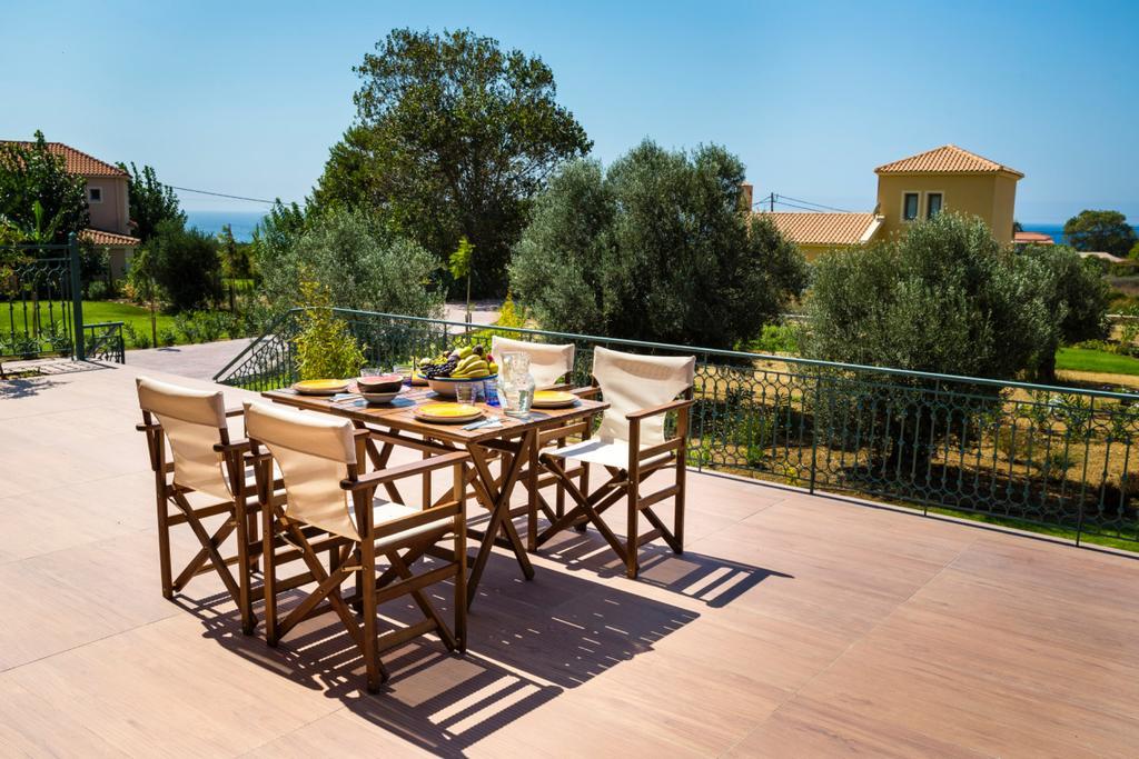 Pleiades Luxury Villa Свороната Екстериор снимка